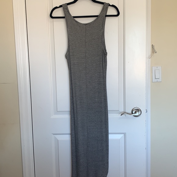 Black and white stripped dress - Picture 4 of 4